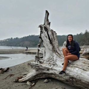 Meet your Posher, Alejandra